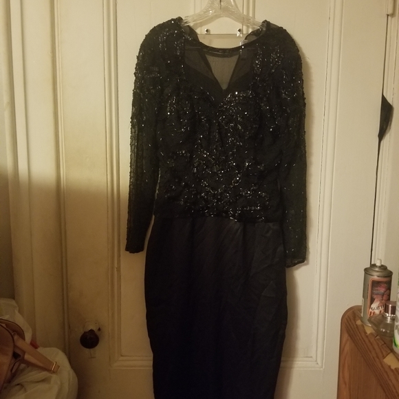 Clothing - Picture 3 of 6